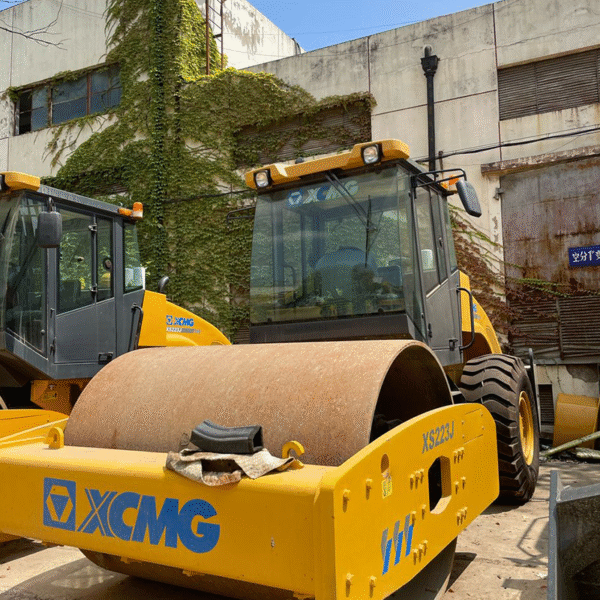 Compactor XCMG XS223J-2, 23 tone, second-hand
