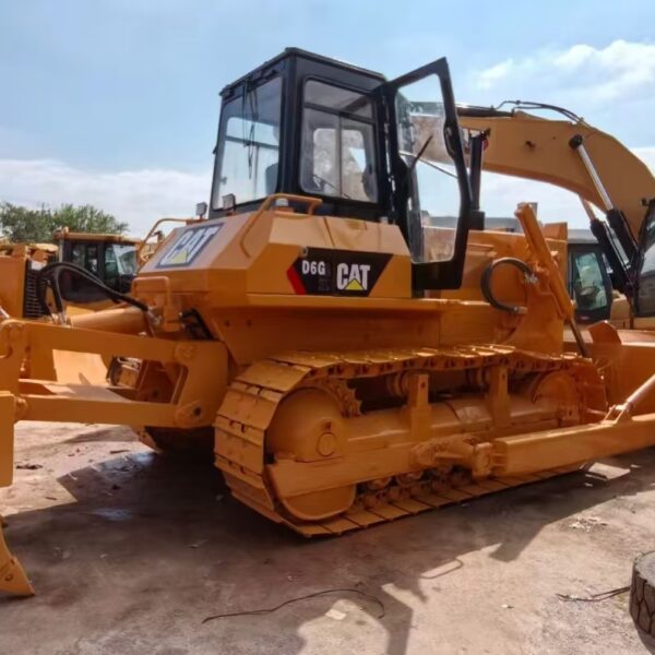 Buldozer CATERPILLAR D6G second-hand - imagine 18