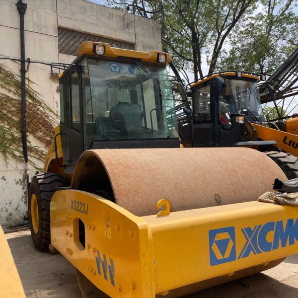 Compactor XCMG XS223J-2, 23 tone, second-hand - imagine 4