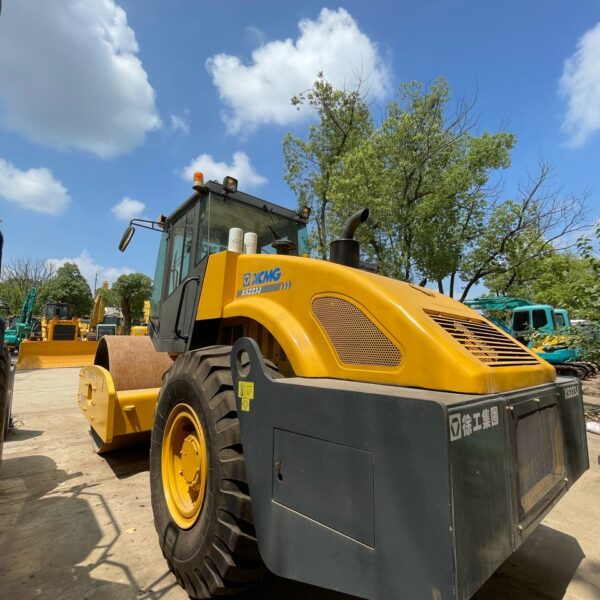 Compactor XCMG XS223J-2, 23 tone, second-hand - imagine 6