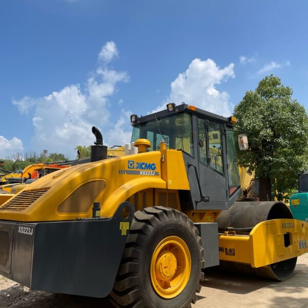 Compactor 23 tone XCMG XS223J-3 – Second Hand 2022 - imagine 4