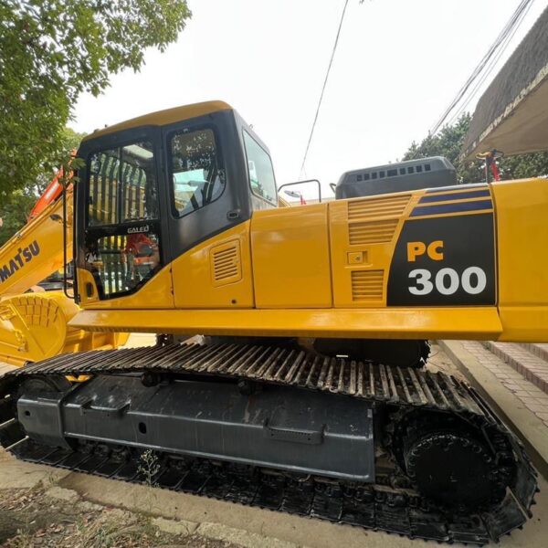 Excavator KOMATSU PC300 31,2 tone - second-hand - imagine 10