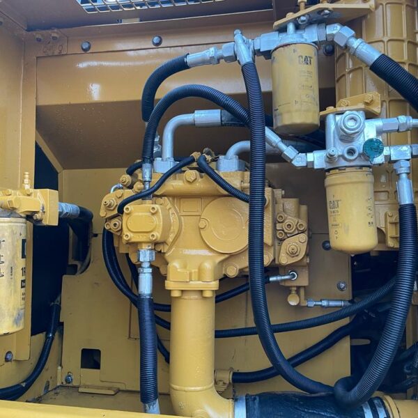 Excavator Caterpillar 330D 2L - 29 tone - second-hand - imagine 4