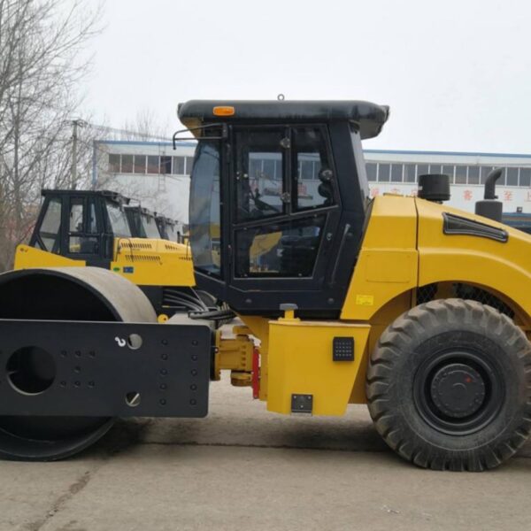 COMPACTOR tracțiune integrală sau axa spate - 20t, nou - imagine 2