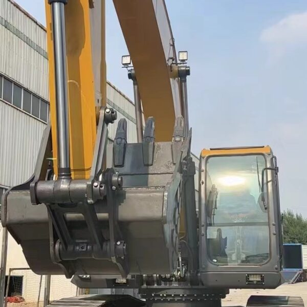 Excavator U225 pe șenile, nou - imagine 4