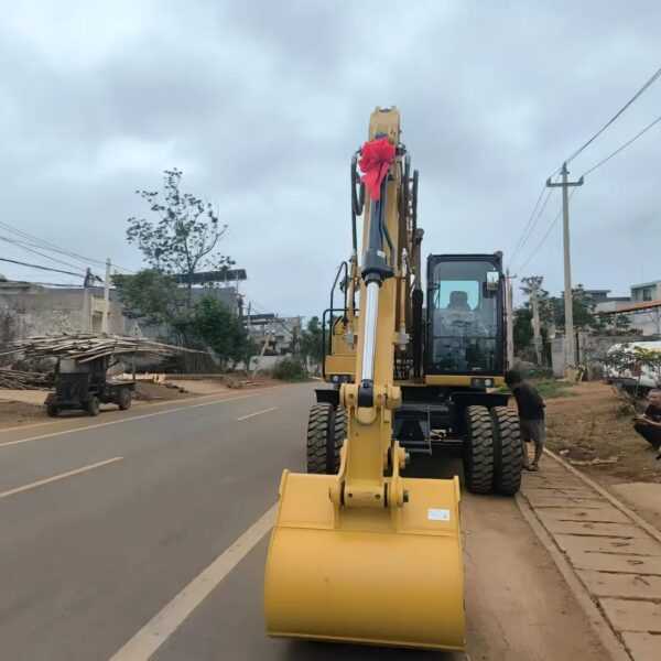 Excavator pe roți CATERPILLAR M315 GC - 15t, nou - imagine 4