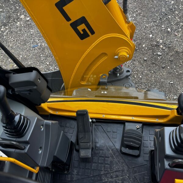 Buldoexcavator SDLG 877 Garantie 3 ani - imagine 17