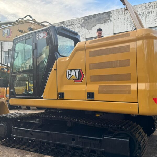 Excavator CATERPILLAR 320 GC - 21,9 tone