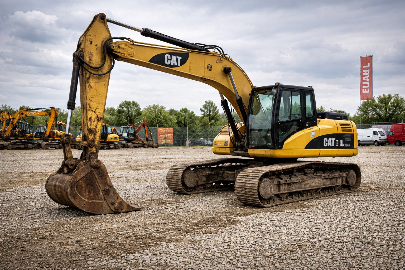Excavator second hand in parc de utilaje